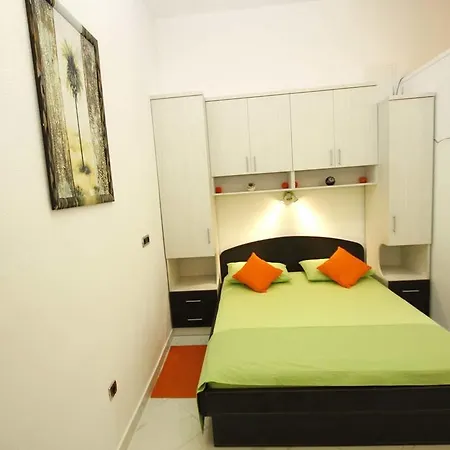 Story マカルスカ