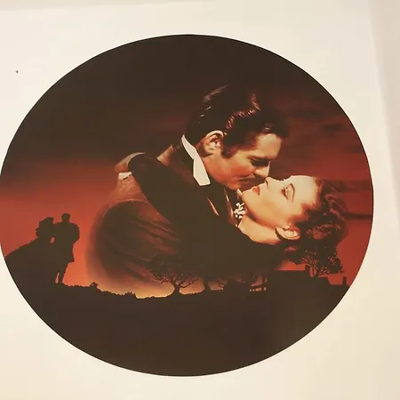 Story アパート マカルスカ