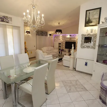 Story Lägenhet Makarska